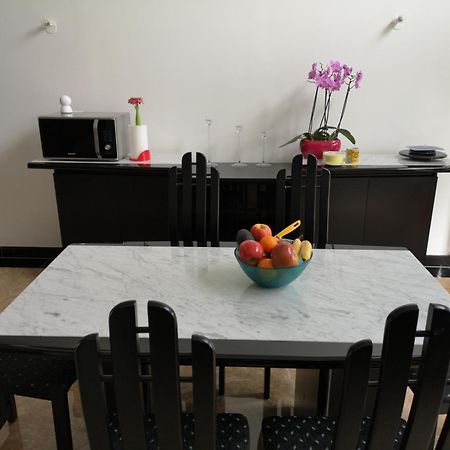 Bienvenus Chez Eric A Montevrain Apartment Bagian luar foto