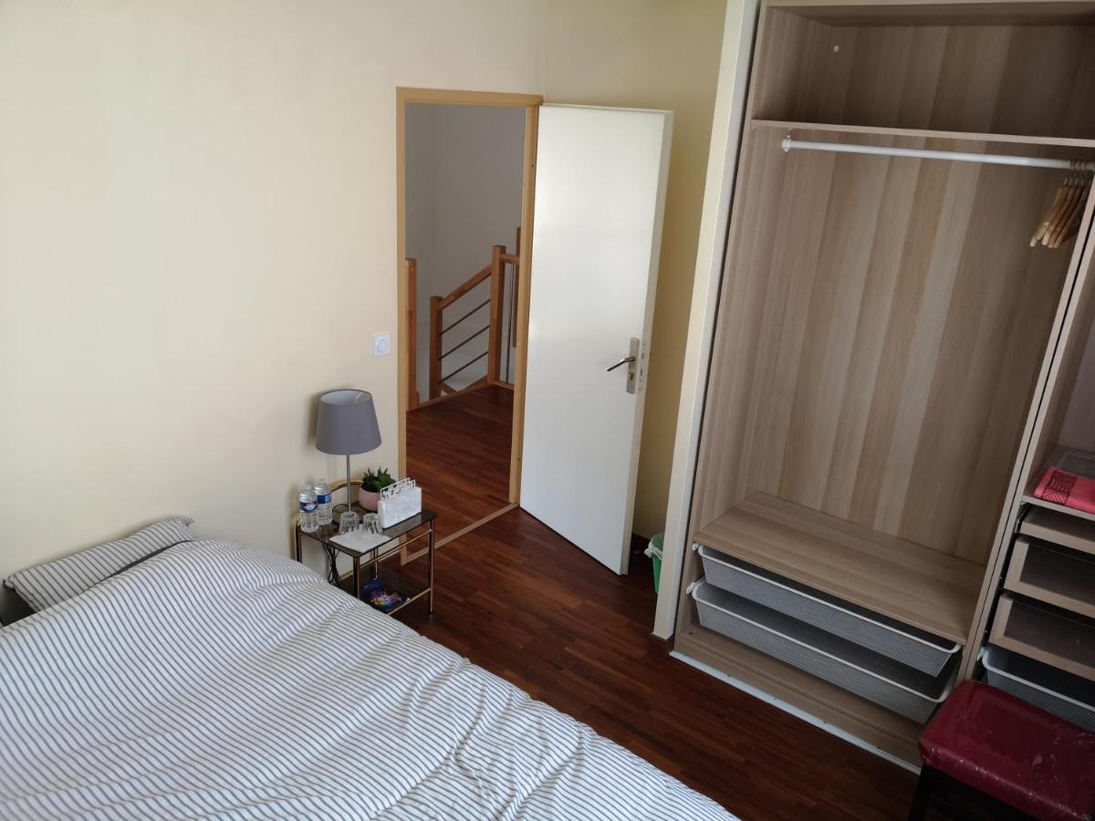 Bienvenus Chez Eric A Montevrain Apartment Bagian luar foto