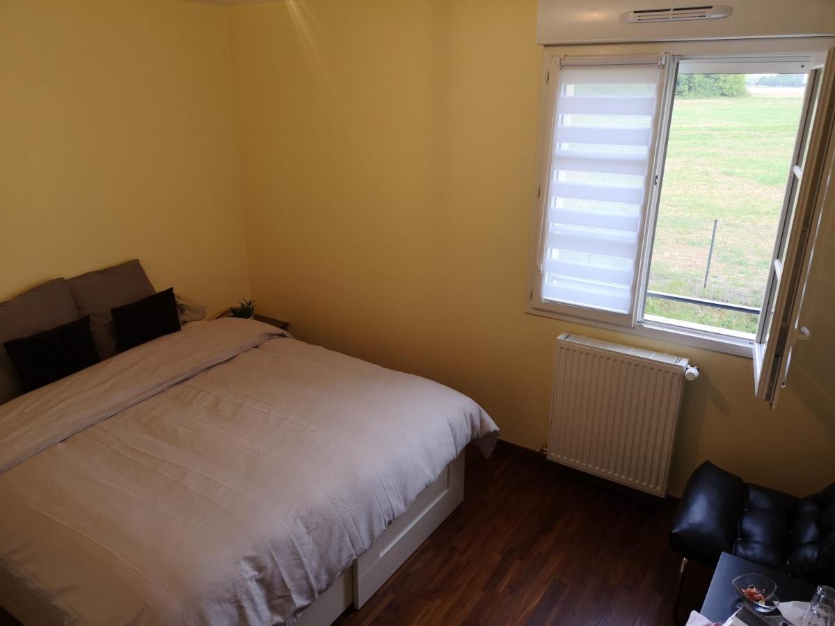 Bienvenus Chez Eric A Montevrain Apartment Bagian luar foto